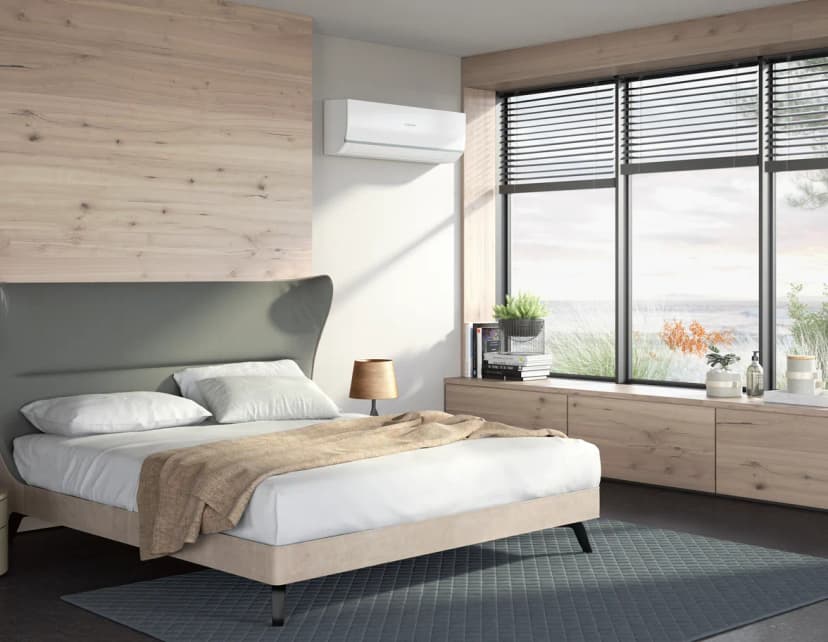 Klimaanlage im Schlafzimmer unter dem Dach